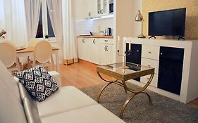 Gold Box Apartament